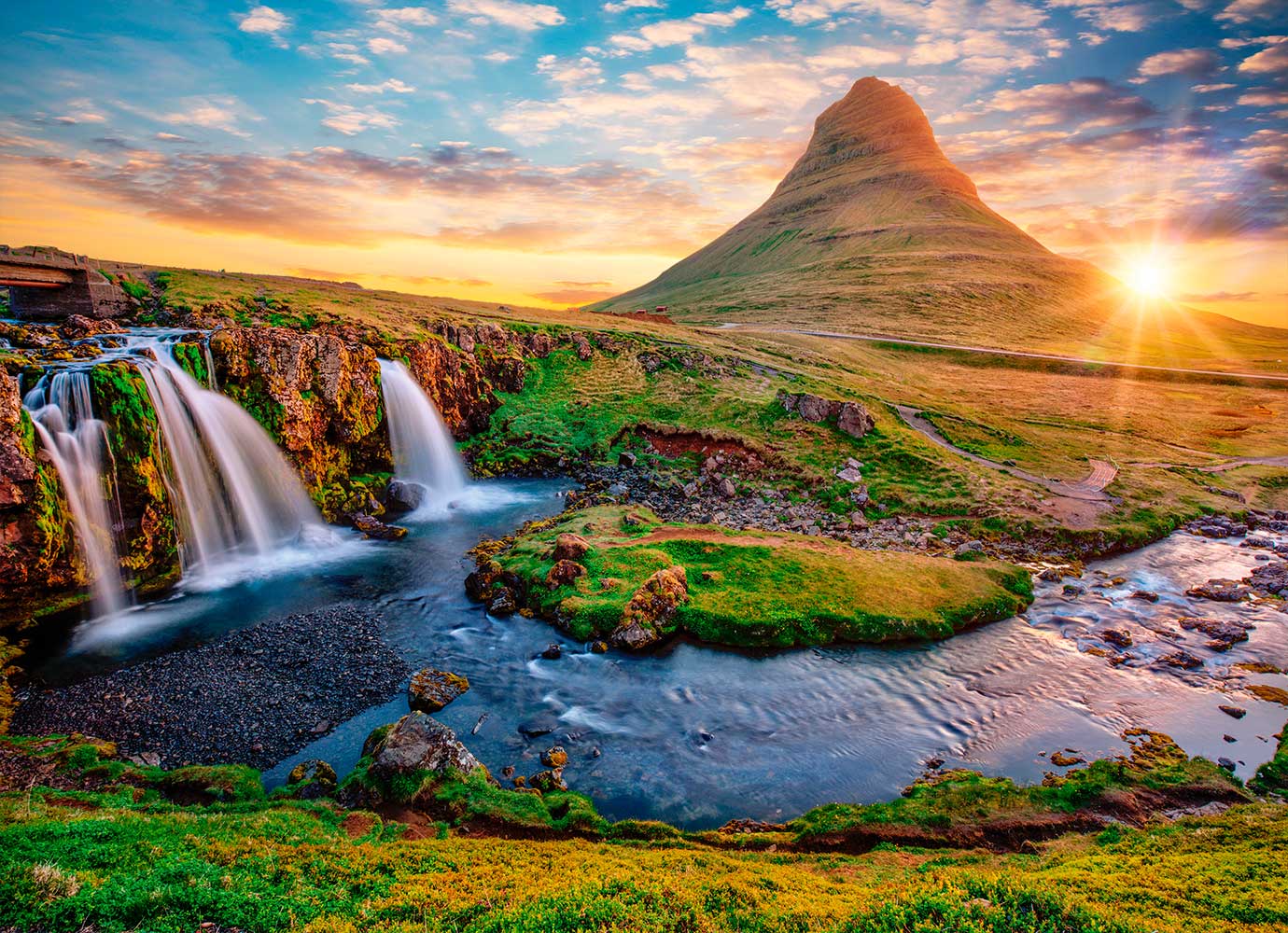 Puzzle Bluebird Cascada Kirkjufellsfoss de 2000 Piezas