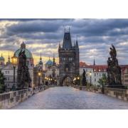 Puzzle Ravensburger Caminando en el Puente Carlos 1000 Piez